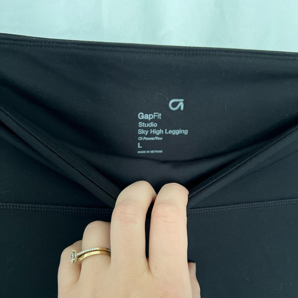 Gap sky high fit black leggings